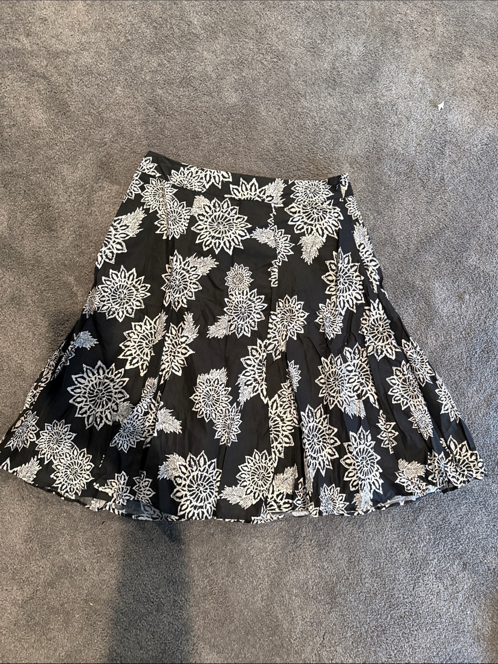 New York & Company Black and White Floral A-Line Skirt